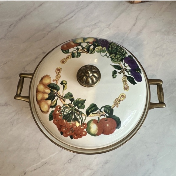 🍇 Vintage Fruit & Vegetable Ceramic Covered Casserole Dish 🍑 - Picture 5 of 7